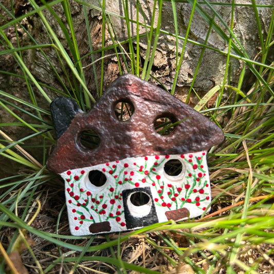 Stitcher’s Cottage Floss Keeper- Hand-Painted Thread Organizer
